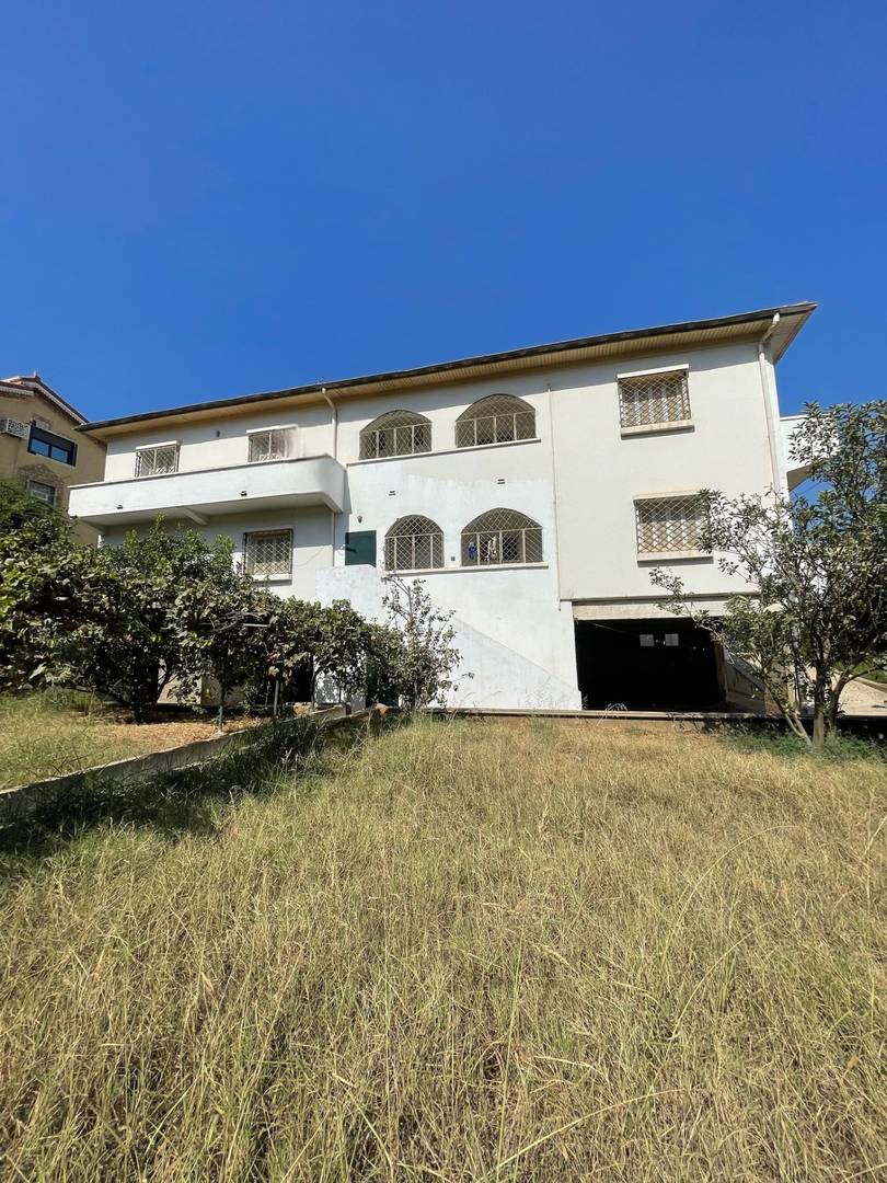 Maison Birkhadem 950 m2