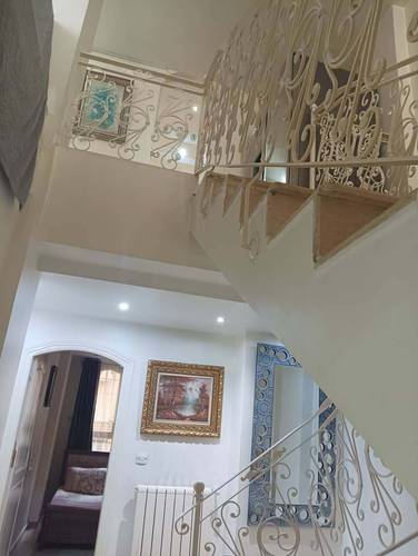 Duplex 155 m² avec box à proximité des ambassades a hydra