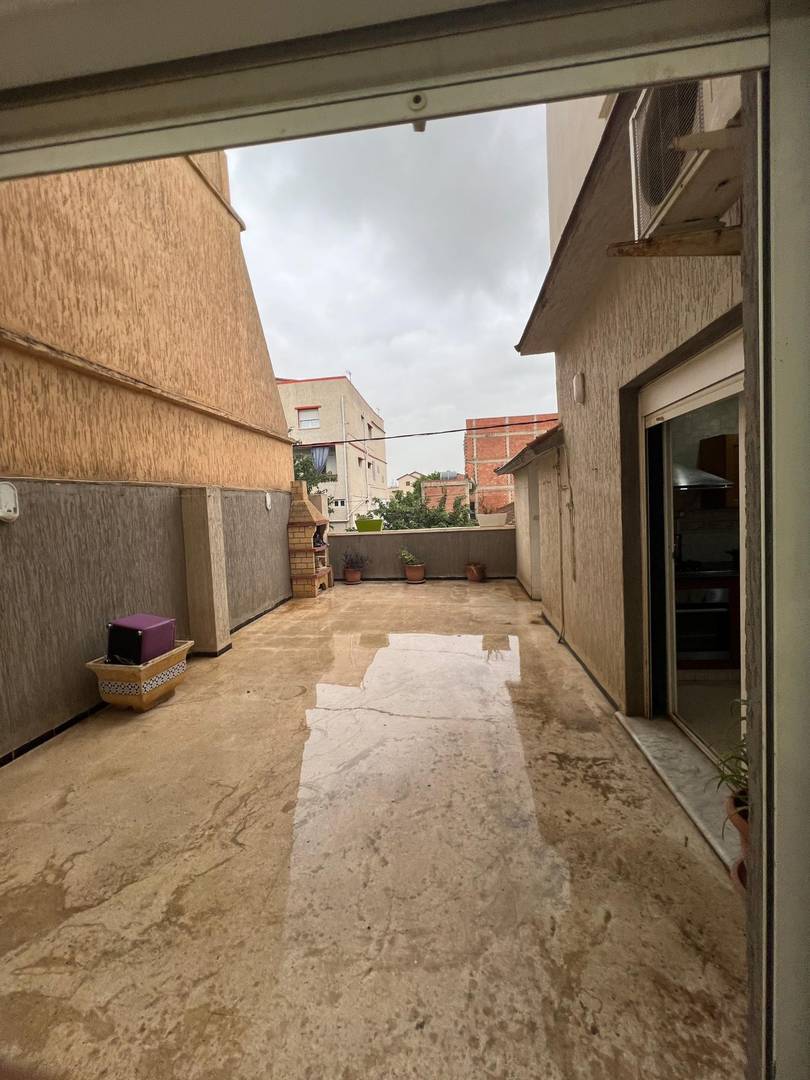 LOCATION NIVEAU DE VILLA
