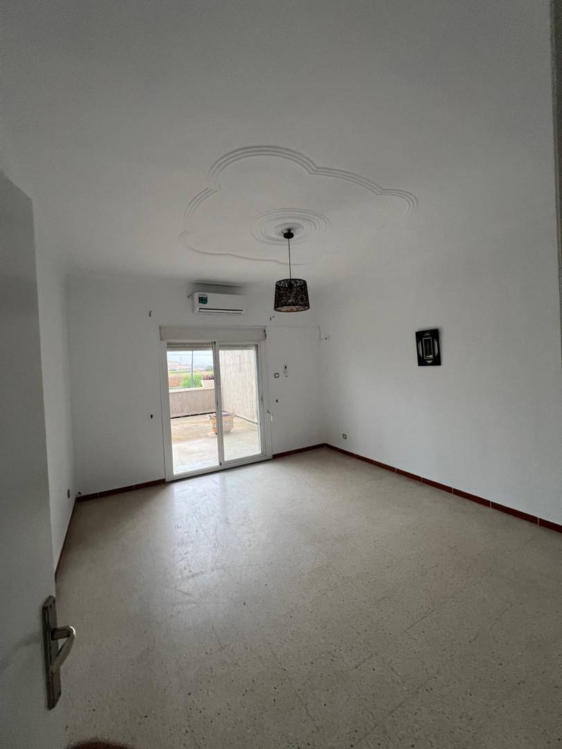 LOCATION NIVEAU DE VILLA
