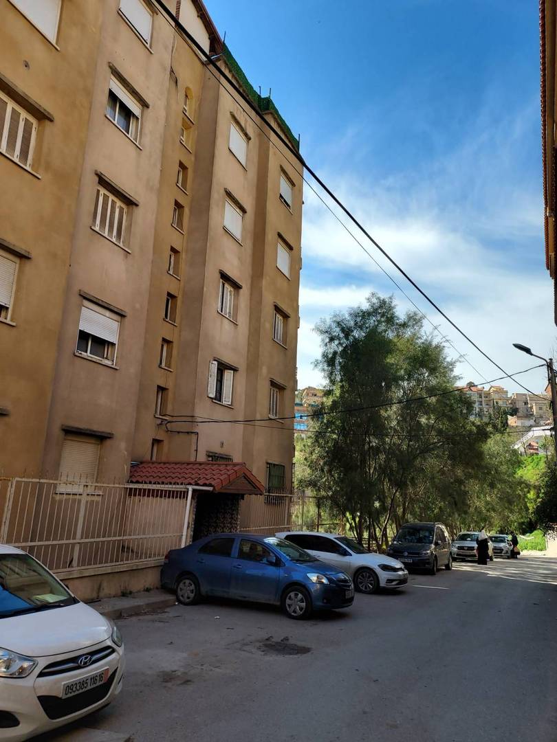F2 meublé et équipé à Bouzareah