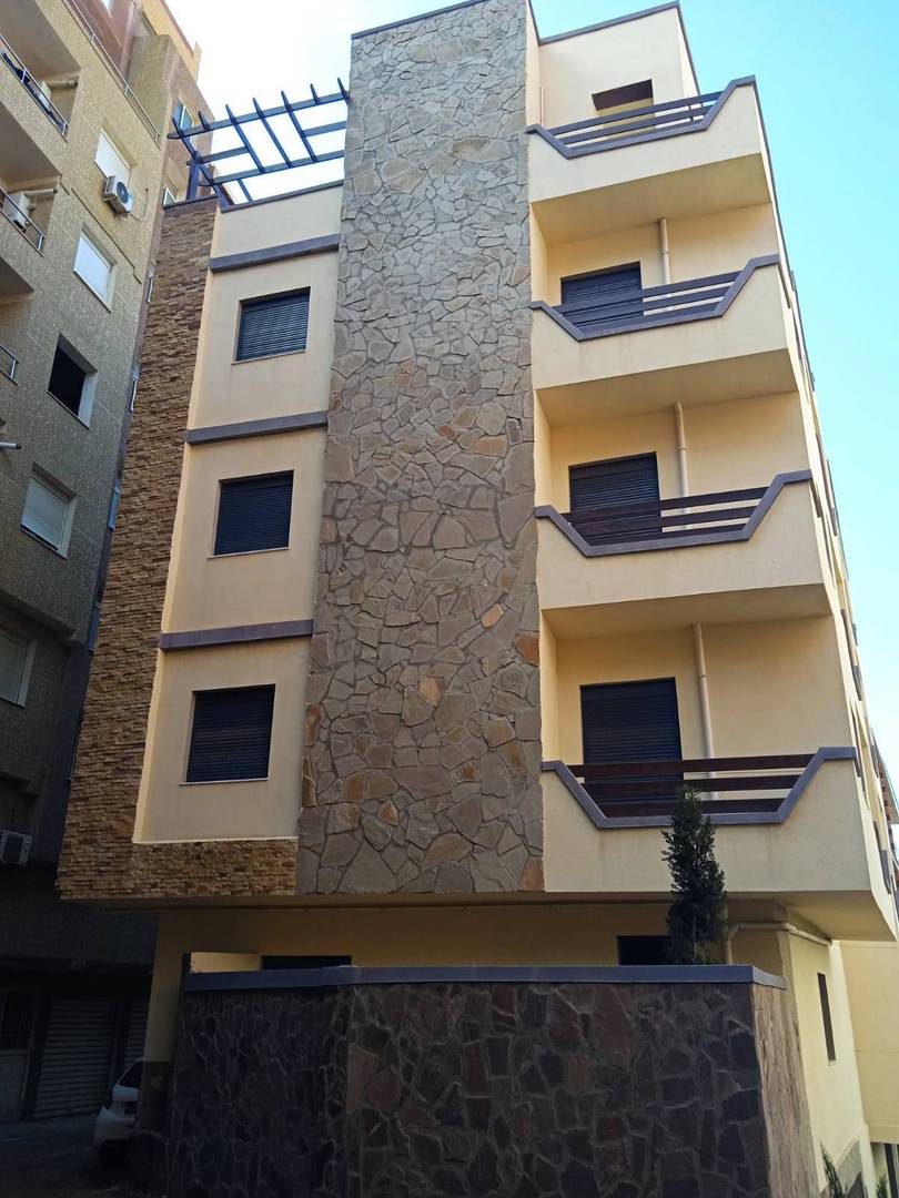 Vente Appartement F3 semi fini Rais Hamidou