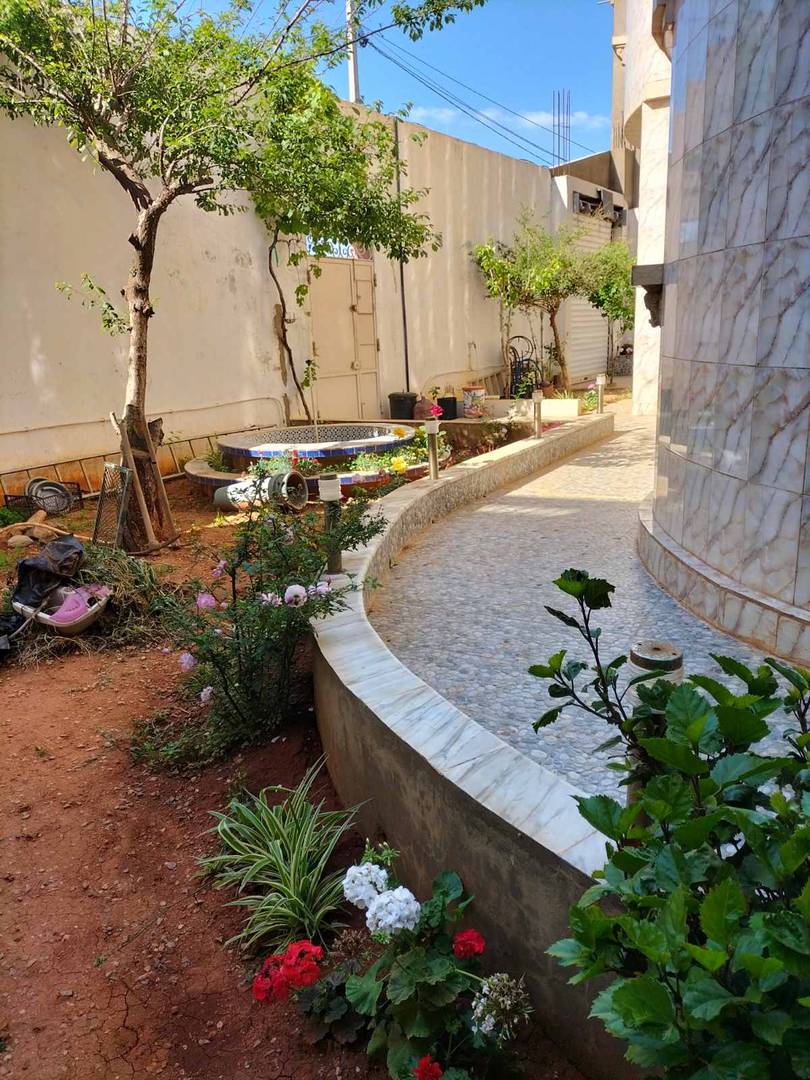 grande villa luxueuse actée avec jardin à vendre à hassi mefsoukh oran