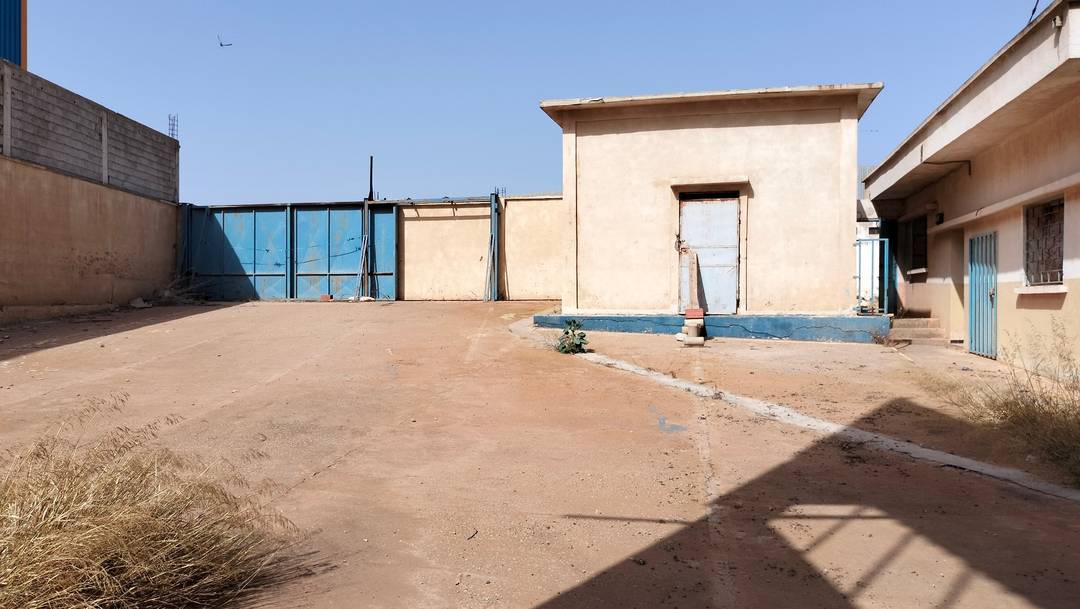 usine de 3200m² à vendre à oran