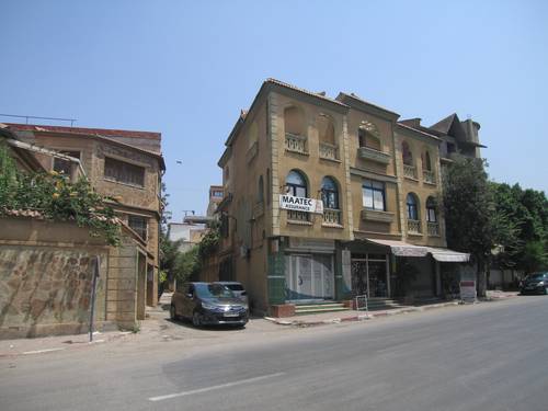 à vendre une belle villa 280m2 blida centre les rosiers en face l'ONALAIT