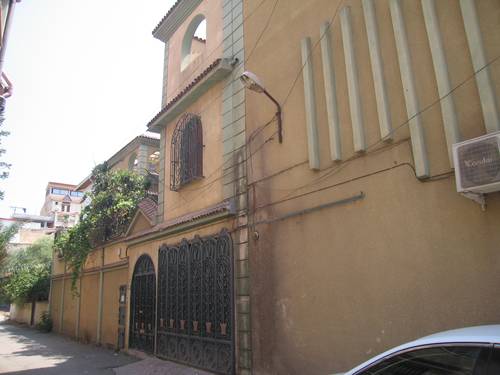 à vendre une belle villa 280m2 blida centre les rosiers en face l'ONALAIT