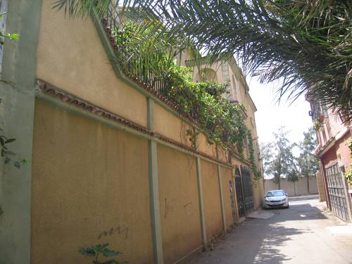 à vendre une belle villa 280m2 blida centre les rosiers en face l'ONALAIT