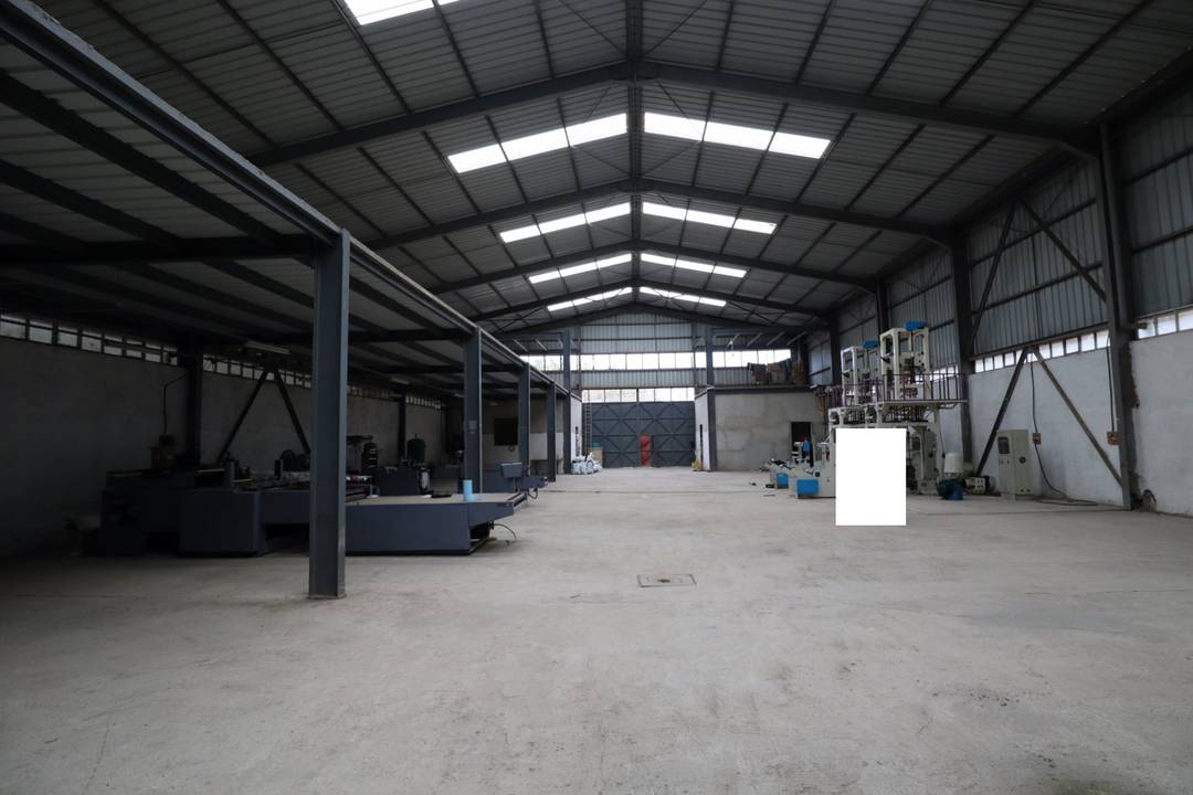 Agence loue à la zone industrielle de Bouinan un Hangar de : 800 M² couvert