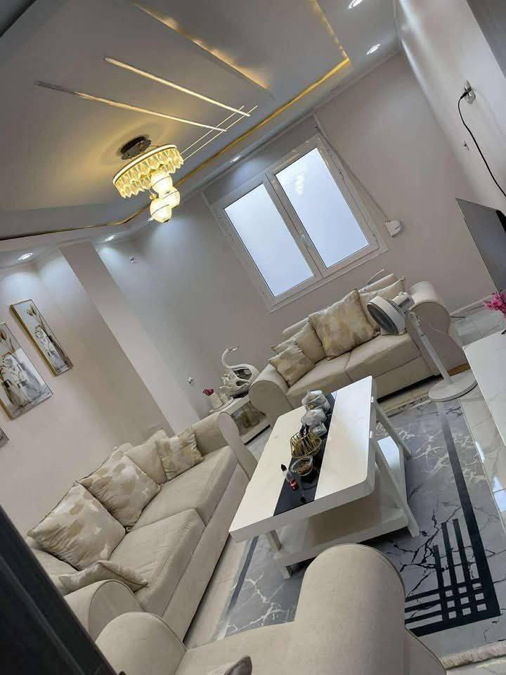 F2 moderne à vendre