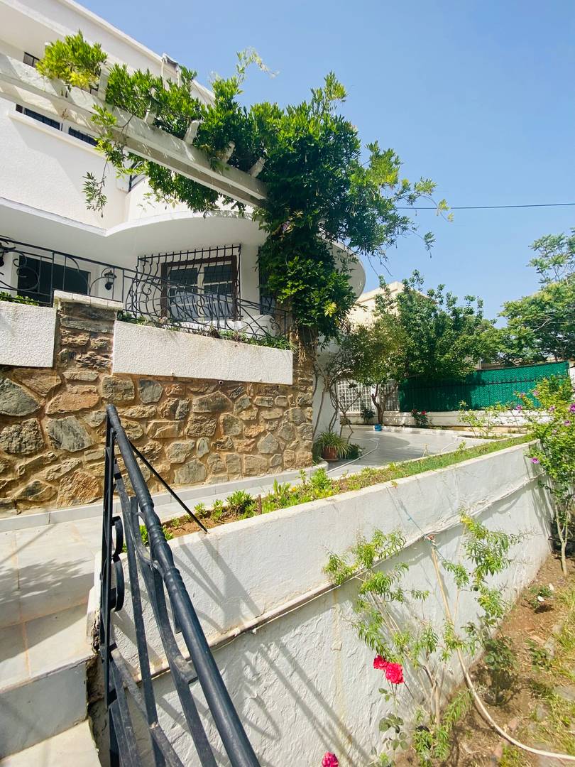 Mise en location villa avec jardin 