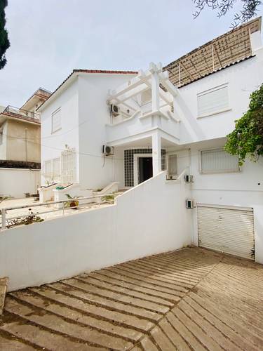 Mise en location villa pour bureaux 