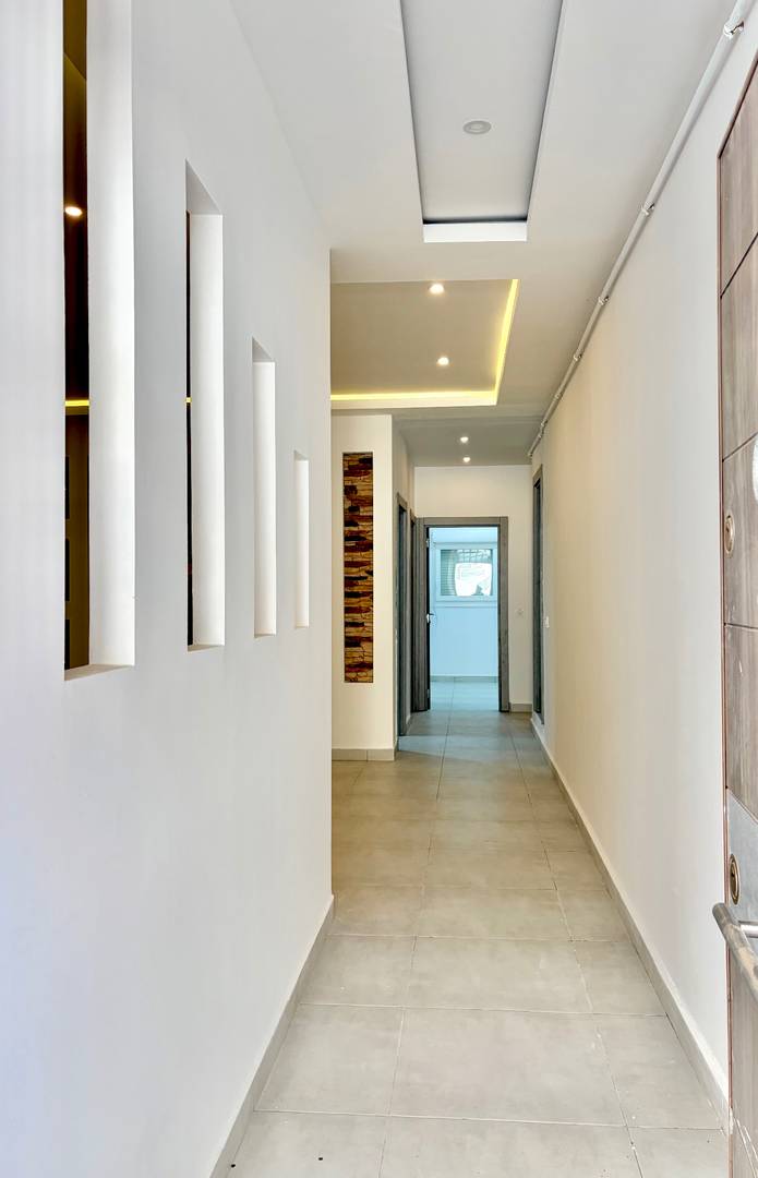 F3 spacieux et lumineux 93 m2 double façade au rez-de-chaussée d’une villa avec entrée indépendante