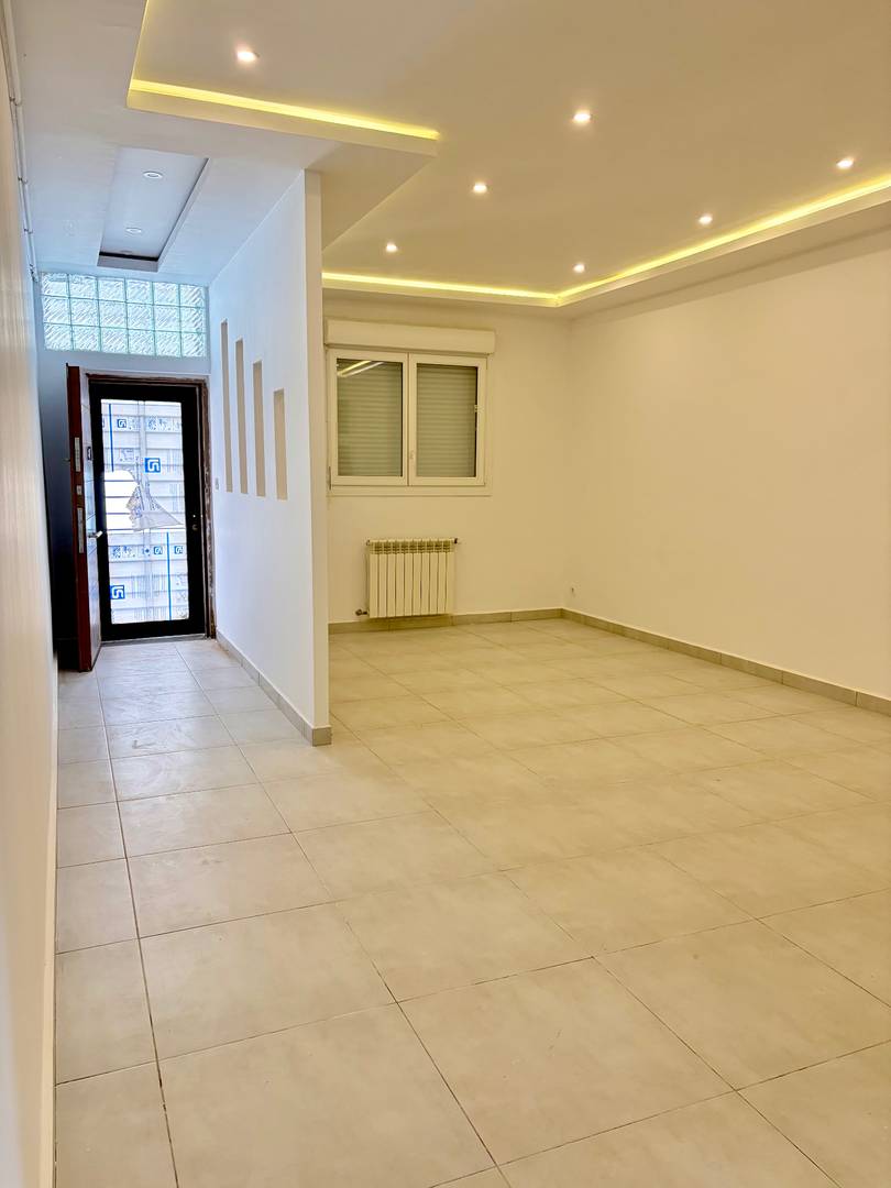F3 spacieux et lumineux 93 m2 double façade au rez-de-chaussée d’une villa avec entrée indépendante