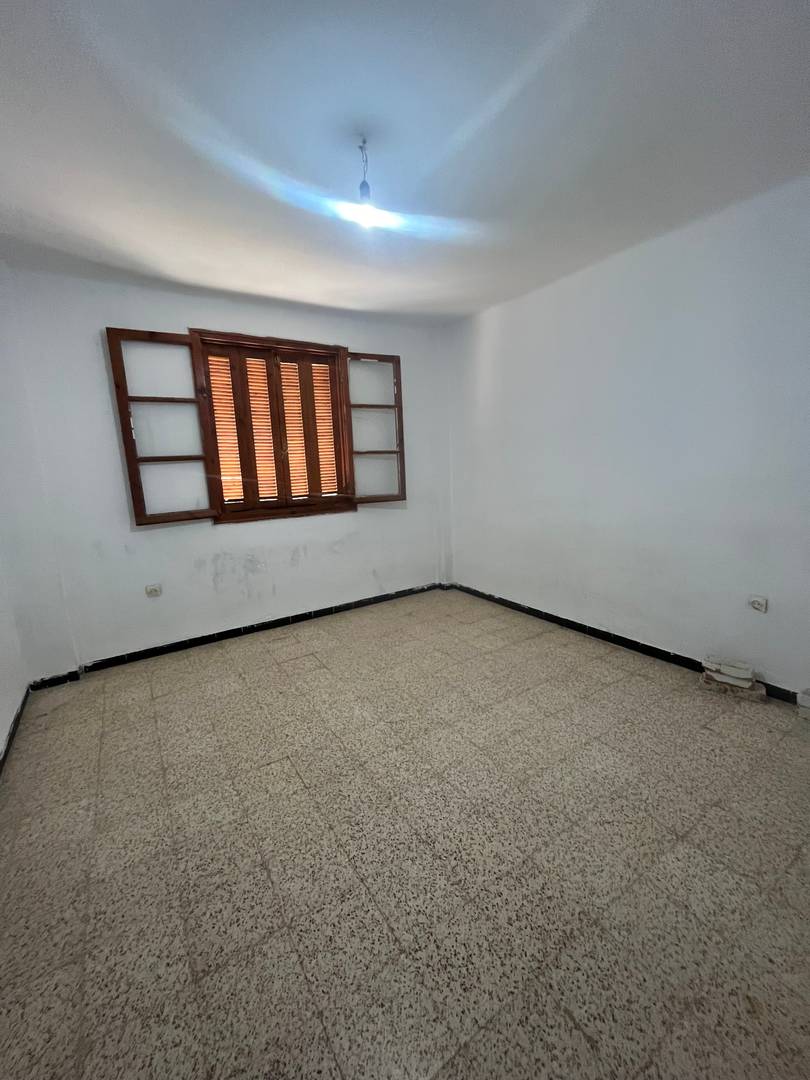  À VENDRE – APPARTEMENT F3 À NADOR للبيع شقة F3 بالناظور