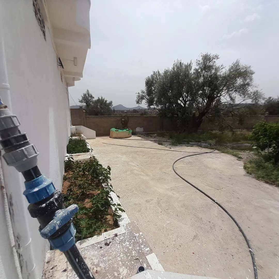 A vendre villa à Bouira- Al Adjiba