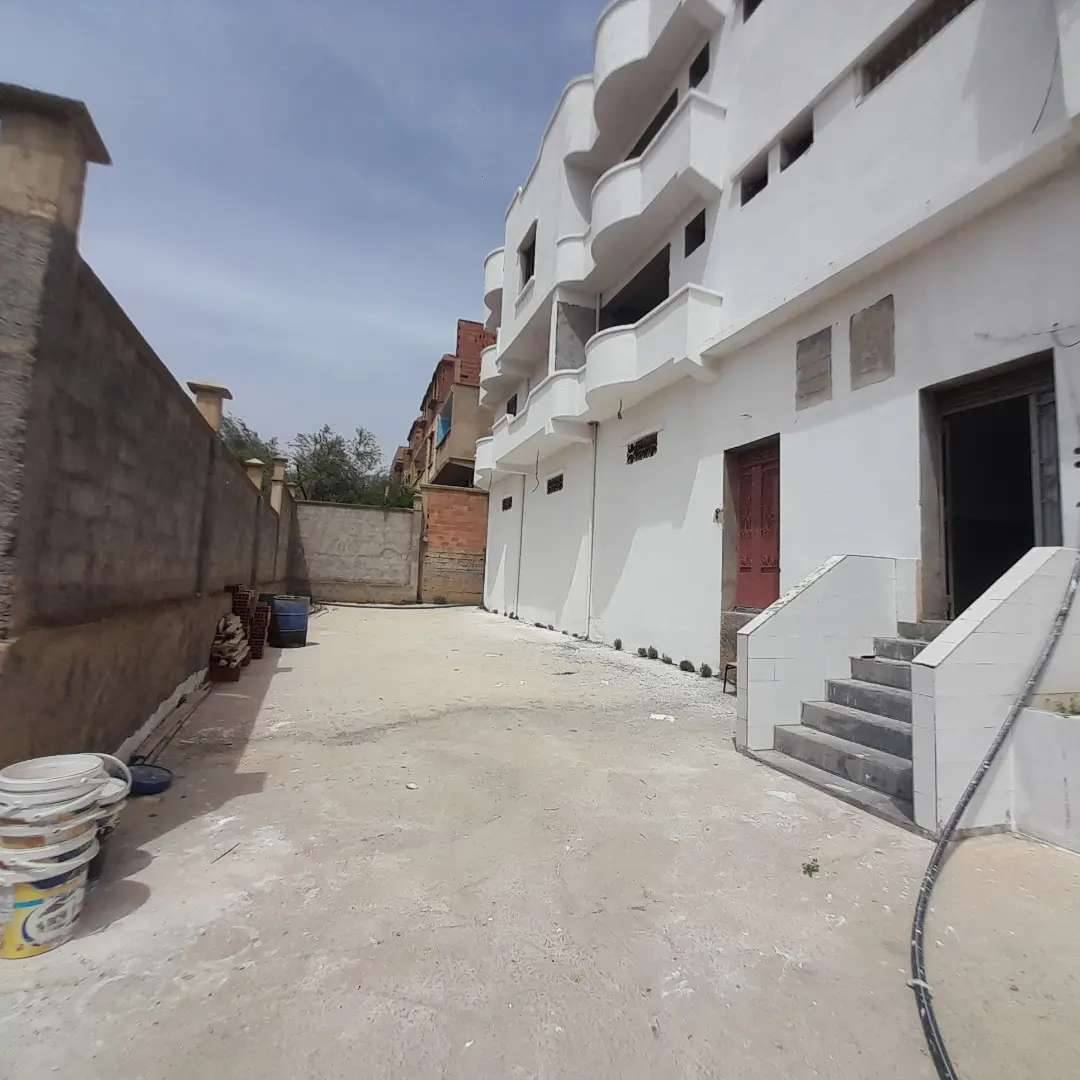 A vendre villa à Bouira- Al Adjiba
