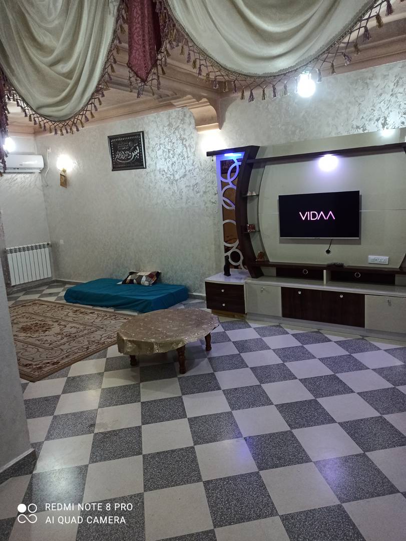 Location d'un niveau de villa agreable avec une chambre des jeux d'enfant 