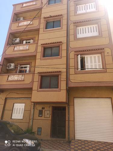 Location d'un niveau de villa agreable avec une chambre des jeux d'enfant 