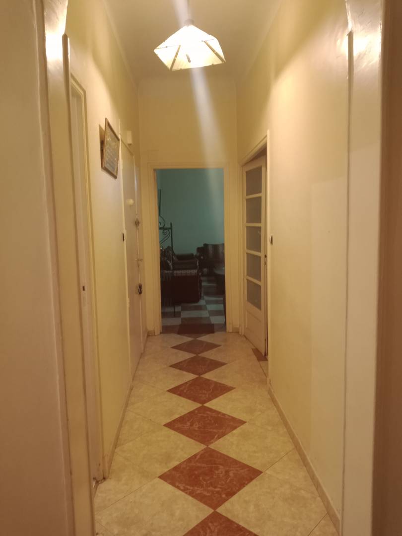 Vend F4 en plein centre ville d'Oran Avenue Loubet
