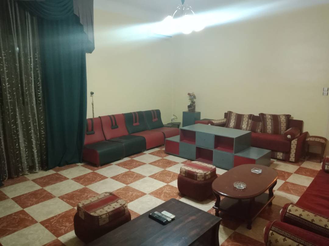 Vend F4 en plein centre ville d'Oran Avenue Loubet
