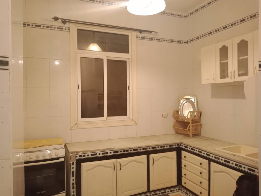 Vend F4 en plein centre ville d'Oran Avenue Loubet