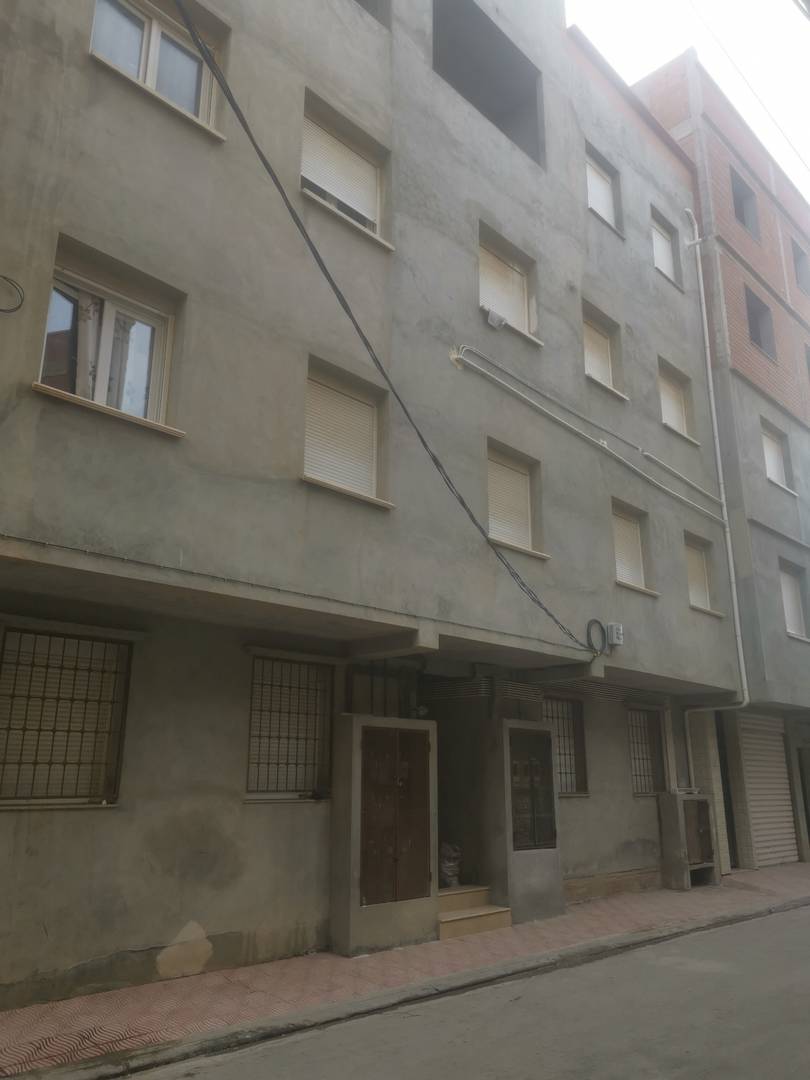 APPARTEMENT (meublé et équipé)