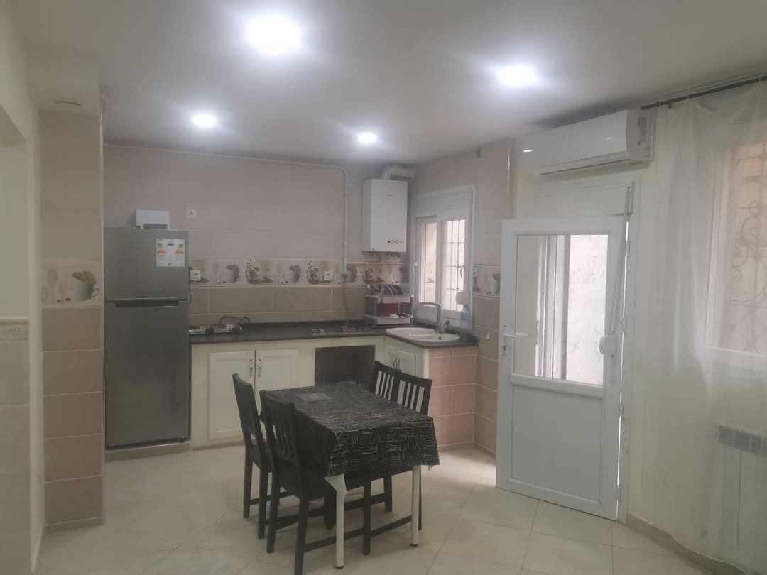 APPARTEMENT (meublé et équipé)