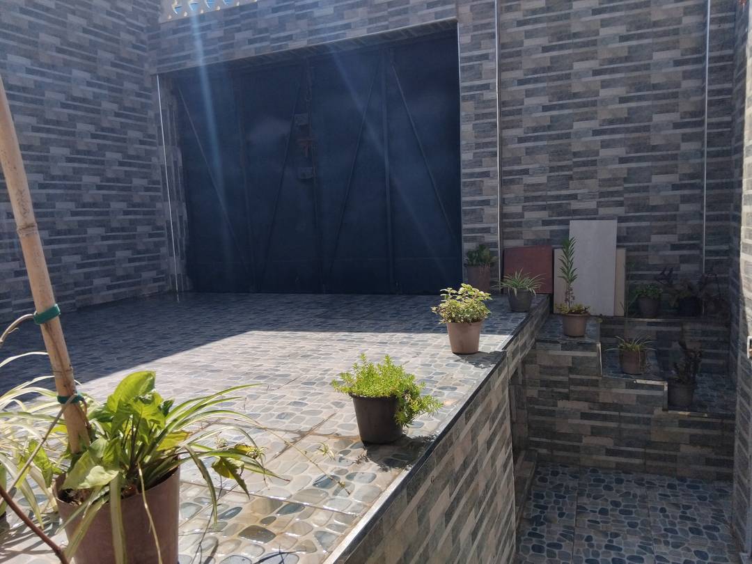 Pavillon R+2 avec garage à Hydra, disponible immédiatement.