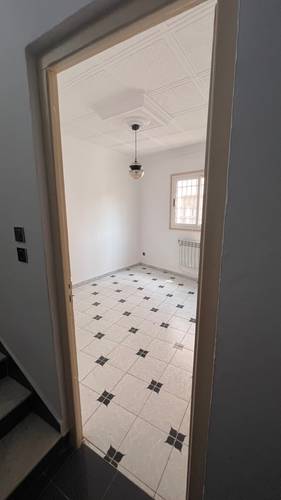 À vendre Triplex à carteaux  