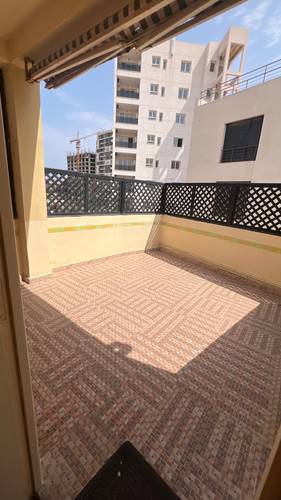 À vendre Triplex à carteaux  