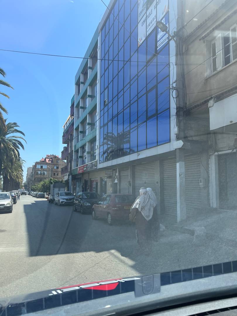 Local Bab ezzouar 