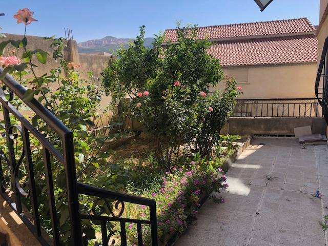 Tres belle maison a vendre a Bejaia