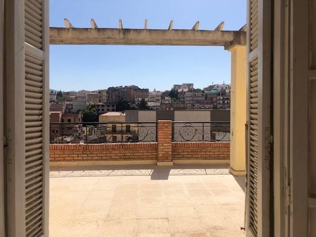 Tres belle maison a vendre a Bejaia