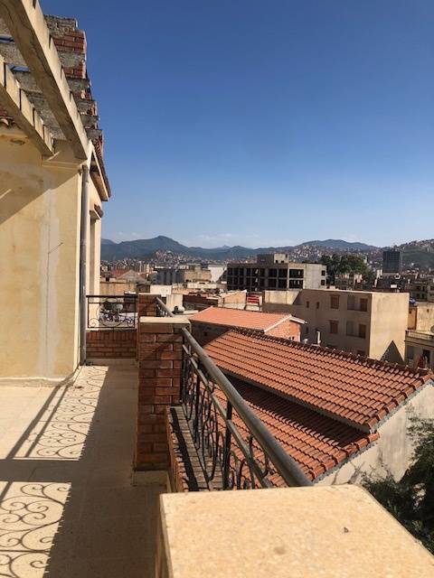Tres belle maison a vendre a Bejaia