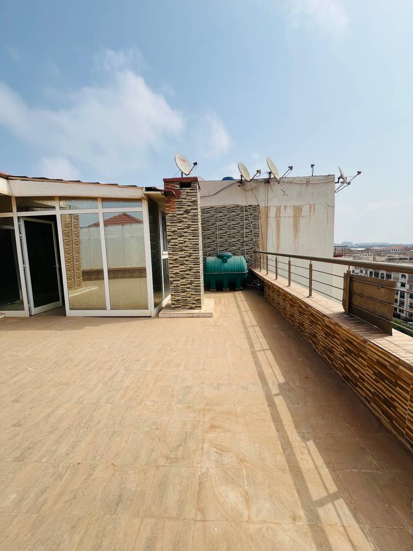 🏡 À VENDRE | DUPLEX AVEC ATTIQUE & GRANDE TERRASSE