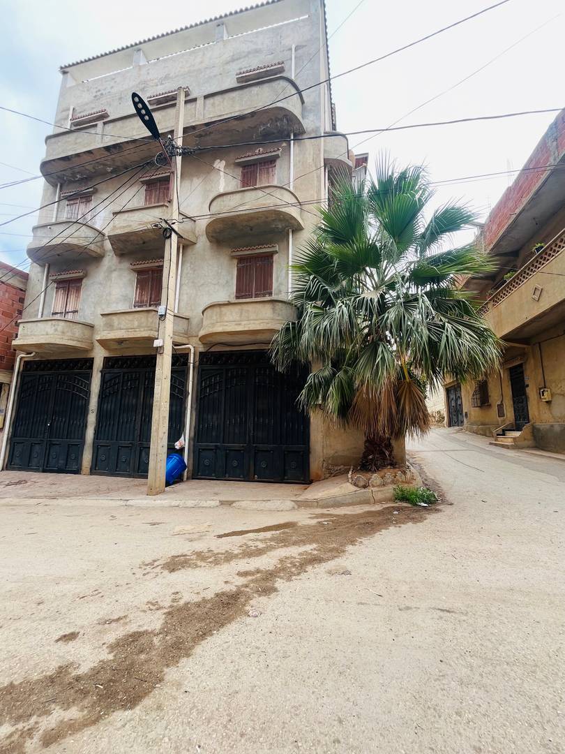 🏡 VILLA R+3 avec attique et terrasse vue sur mer À VENDRE – BOU ISMAÏL | QUARTIER LOMPARD