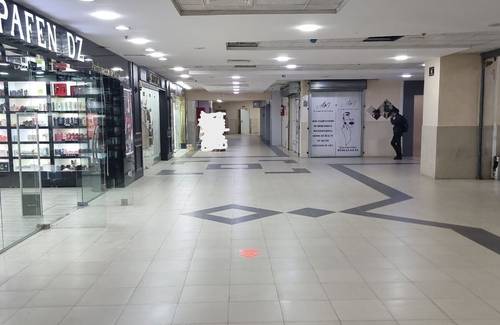 TOP : Local 60M2 avec Tous les actes en centre commercial