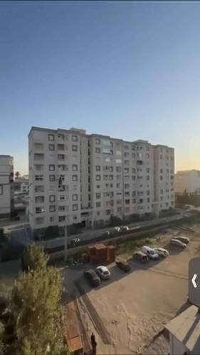  شقة f4 نصف مجهزة 