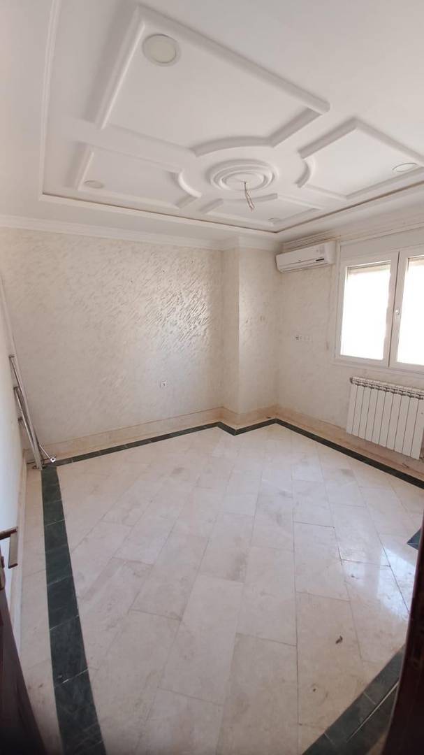 APPARTEMENT F5 ENTIEREMENT REFAIT A NEUF