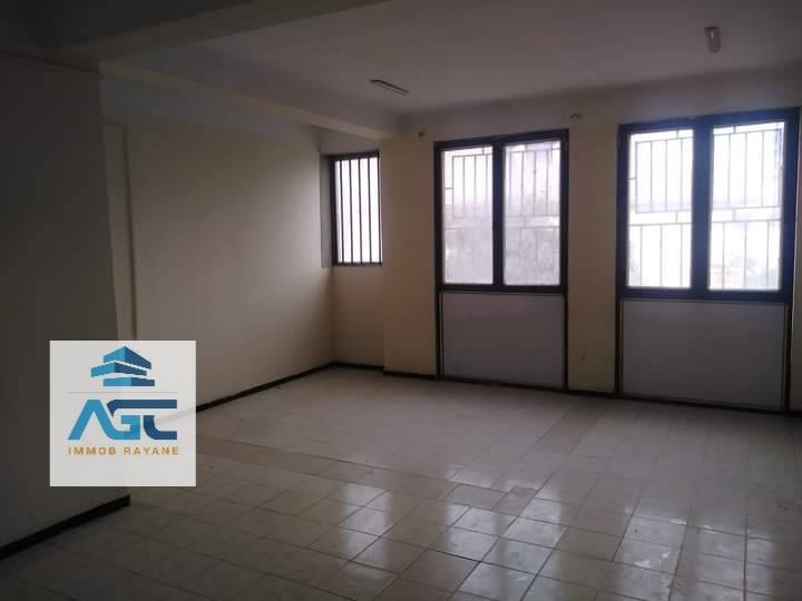LOCATION IMMEUBLE