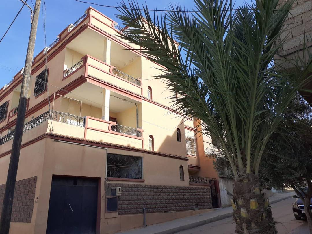 Très grande villa tout équipée à moins de 6Km du centre historique de Tlemcen