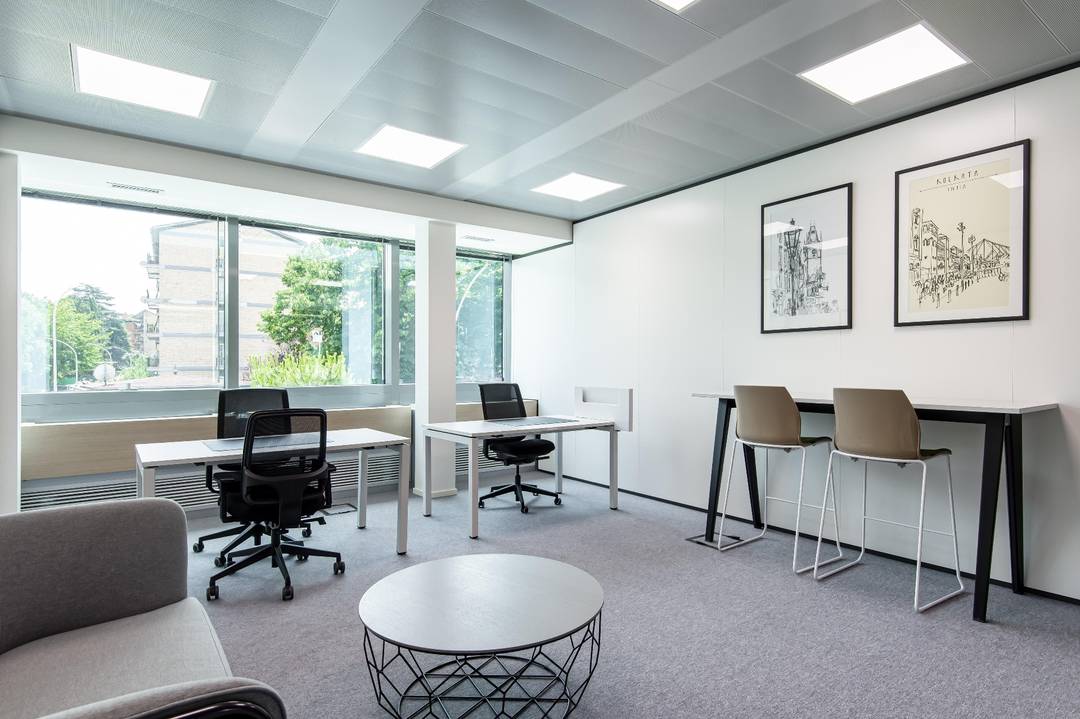 Espace de bureau privé pour 3 personnes à ALGIERS, Les Pins Maritimes