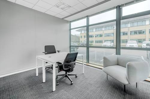 Espace de bureau privé pour 3 personnes à ALGIERS, Les Pins Maritimes 