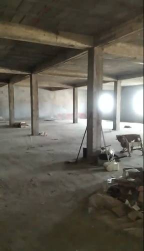 VENTE TERRAIN AVEC PLUSIEURS DEPOT