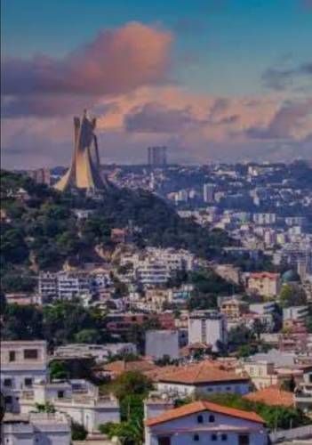 Vend villa Golf El Mouradia 600m2