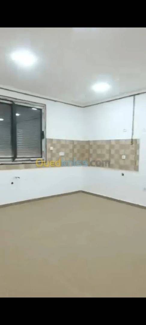 Apartment F3 a vendre birkhadem 