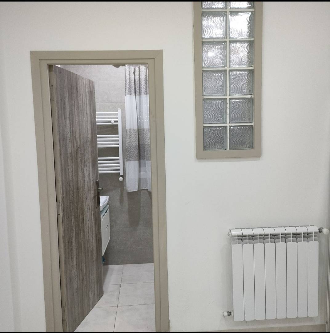 Loue f2 meublé hydra