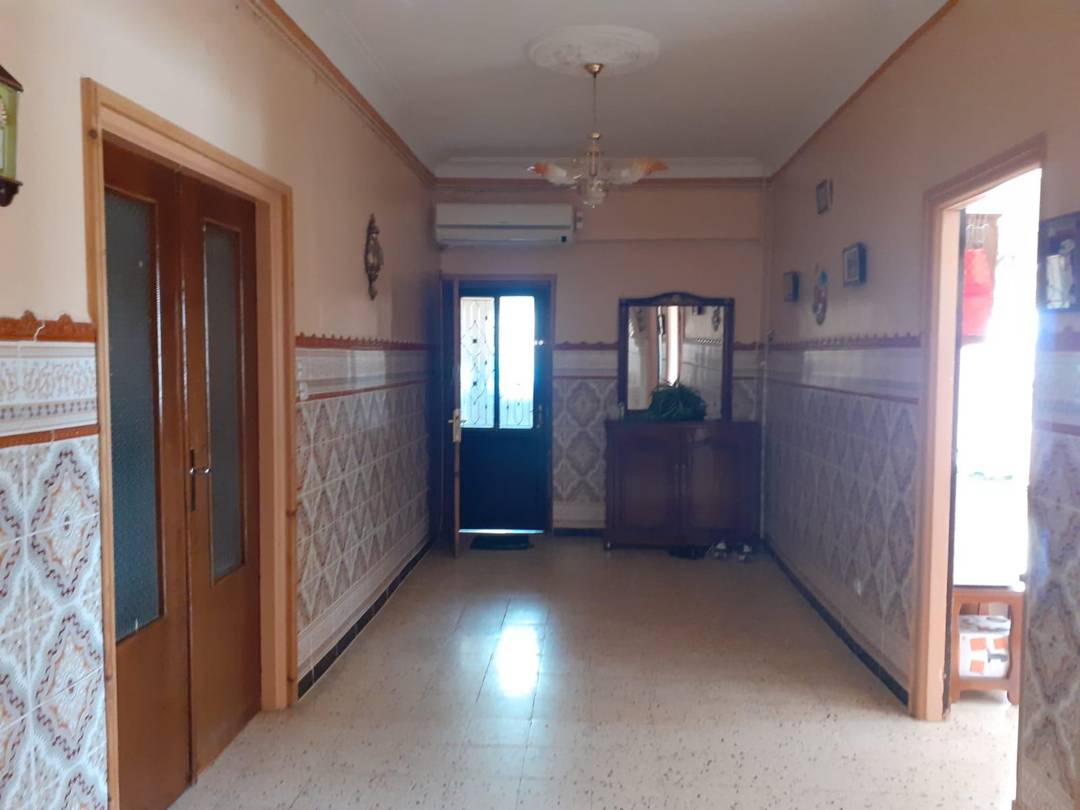 Très grande villa tout équipée à moins de 6Km du centre historique de Tlemcen