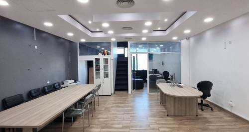 TOP : Local 60M2 avec Tous les actes en centre commercial