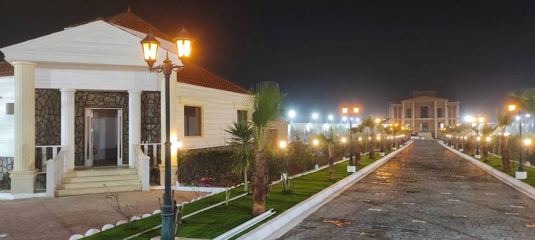 Maison de 6500 m2 à Mostaganem avec Piscines, Jardins et Espaces de Divertissement